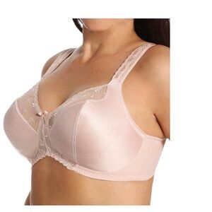 New with Tags Aviana Softcup Minimizer Bra. Size 36J.